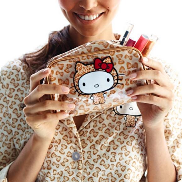 Hello Kitty X Forever 21 Bow Shaped Leopard Print Zipper Cosmetic Bag Pouch 2011 - Picture 16 of 16